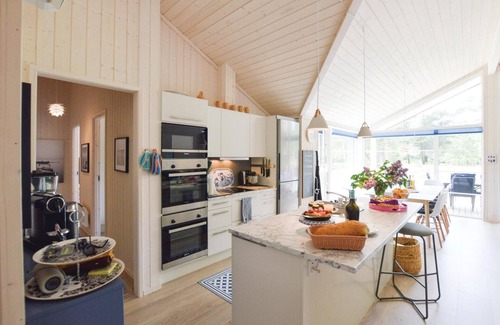 Hojby House | Gorgeous home in Højby with sauna