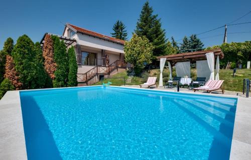 Sveti Ivan Zelina House | Gorgeous Home In Gornje Psarjevo With Kitchen