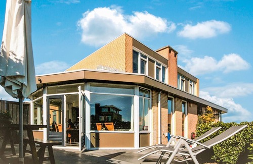 Lemmer House | Gorgeous home in Lemmer with WiFi