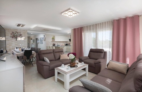 Marcana House | Gorgeous home in Marcana with sauna