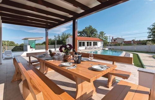 Marcana House | Gorgeous home in Marcana with sauna
