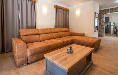 Grabri House | Gorgeous Home In Roc With Wifi