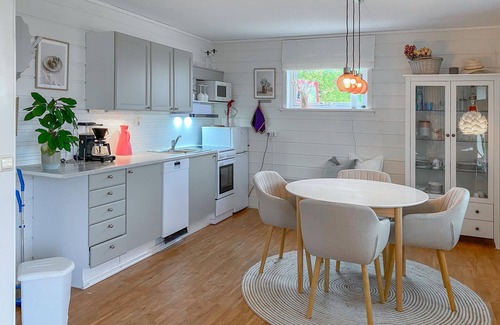 Hyllestad House | Gorgeous home in Sørbøvågen with WiFi