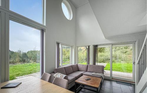 Lindesnes House | Gorgeous Home In Svenevig With Wifi