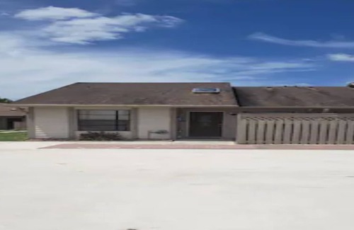 Wellington Villa | Gorgeous Home in Wellington