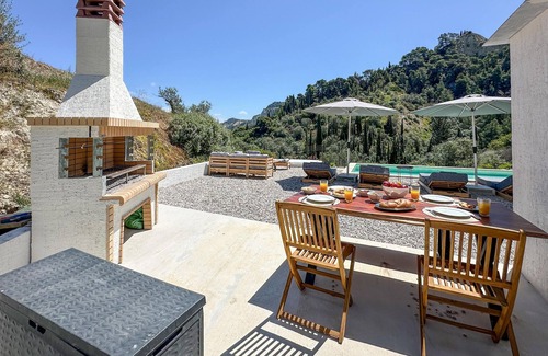 Evrostina House | Gorgeous home in Xylokastro