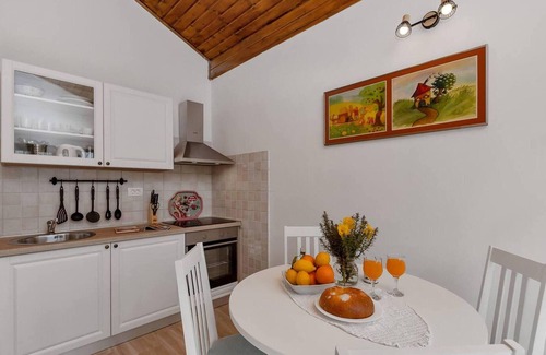 Zagvozd House | Gorgeous home in Zagvozd with WiFi