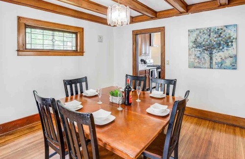 Rochester Apartment | ~Gorgeous Home~ Mins to Strong/UofR/Airport/Dwnt/RIT w/new AC