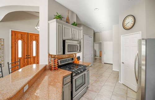 Indio House | Gorgeous home on Golf Course, Special Long Term Rates Available by Request
