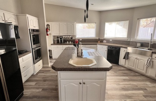 Taylor Ranch House | Gorgeous house w/hot tub pool table gaming table next to amazing walking trail!