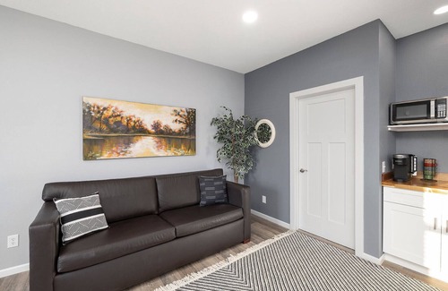 Branson Condo | Gorgeous Huge Studio Condo with In Room Jacuzzi Tub