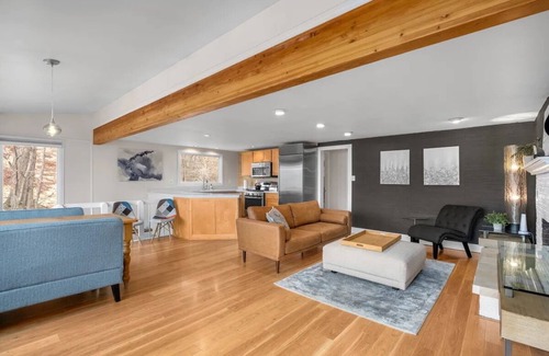 Bluffton Cottage | Gorgeous Lake Michigan Beach