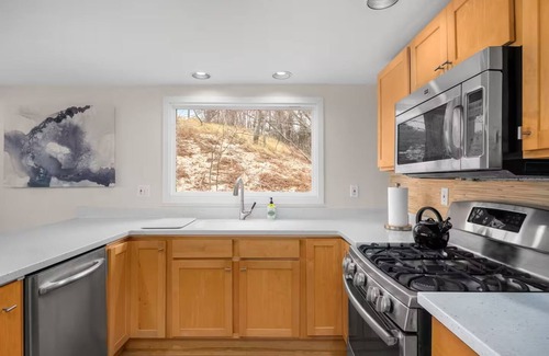Bluffton Cottage | Gorgeous Lake Michigan Beach