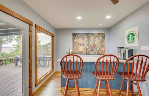 Gun Barrel City House | Gorgeous Lakefront Home with Private Dock and Deck