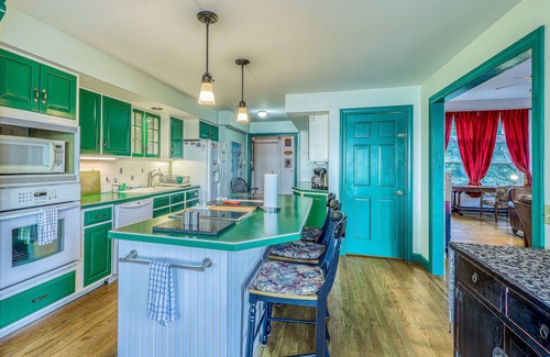 North Hero House | Gorgeous lakefront home with amazing views, sauna, & huge yard