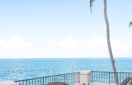 Kailua Villa | Gorgeous Lankai Villa with Access to Secluded White Sand Beach