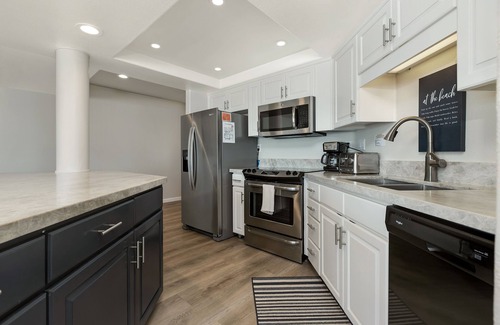 Imperial Beach Apartment | Gorgeous Large Spacious 3 Bedroom Direct Oceanfront