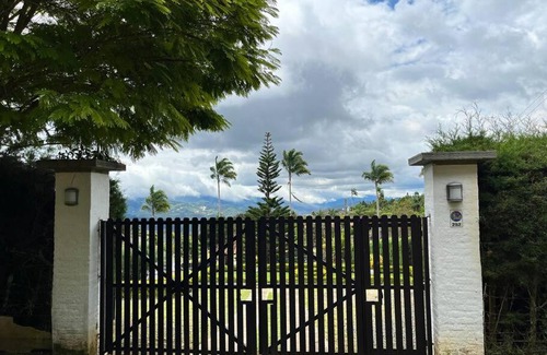Dagua House | Gorgeous luxury vacation home, El Carmelo.