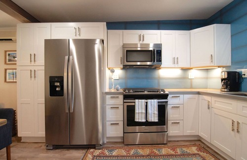 Laguna Beach Apartment | Gorgeous Modern Remodel- Steps to the Beach and a Short Walk to Downtown Laguna!