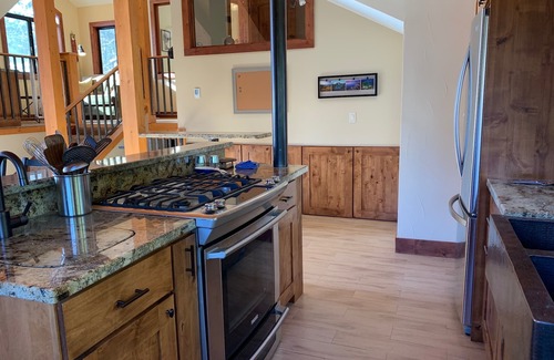 Alpine Meadows House | Gorgeous mountain view house with private deck