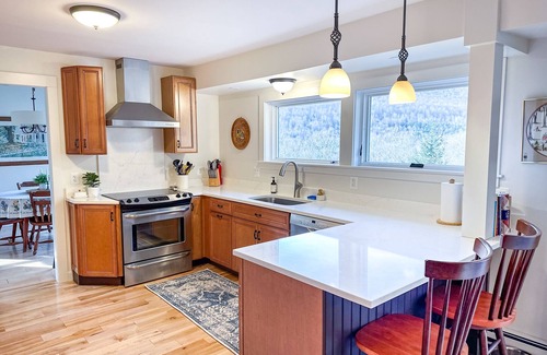 Waitsfield House | Gorgeous Mountain Home Near Mad River Glen