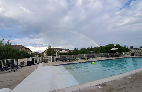 Boyne Falls Condo | Gorgeous Mountain Run Boyne Mountain., 2 bedroom ste sleeps 6 6.24-6.26 only