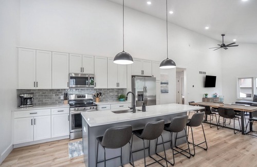 Beachwood-Bluffton House | Gorgeous New Home, Sleeps 10, Steps Away from Lake Michigan Beaches