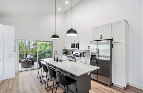 Beachwood-Bluffton House | Gorgeous New Home, Sleeps 10, Steps Away from Lake Michigan Beaches