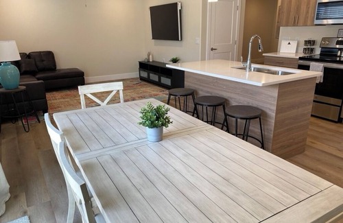 Kanab House | Gorgeous New Townhome with Hot Tub