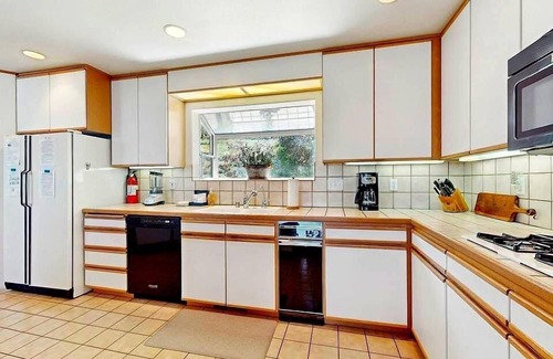 Truckee House | Gorgeous Northstar Home w/Central AC, Ping-Pong, Fireplace & Jetted Tub
