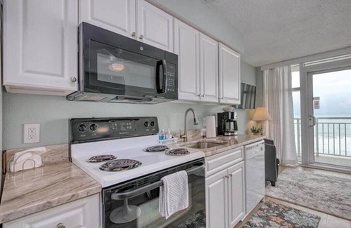 Myrtle Beach Condo | Gorgeous Ocean Front 1 Bdr Condo in HSS 4th FL