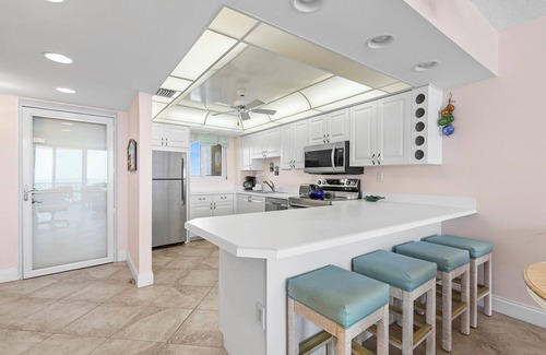 New Smyrna Beach Condo | Gorgeous Oceanfront View! Walking distance to dining & shopping!
