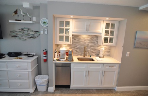 Daytona Beach Shores Condo | Gorgeous Oceanfront Studio Cozy Condo with Private Balcony.