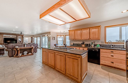 Brookings House | Gorgeous oceanfront estate with amazing views & hot tub - steps to quiet beach