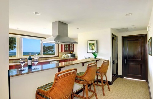 Wailua Condo | Gorgeous Oceanfront H101 Condo-Best Location at Resort!