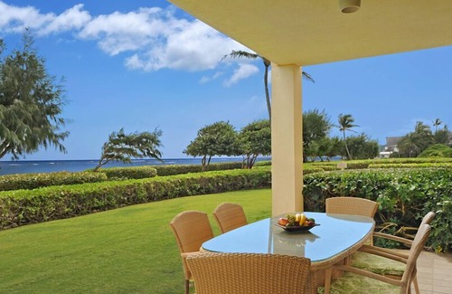 Wailua Condo | Gorgeous Oceanfront H101 Condo-Best Location at Resort!
