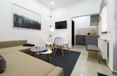 Centrul Vechi Apartment | Gorgeous Old Town Flat with Mountain Views