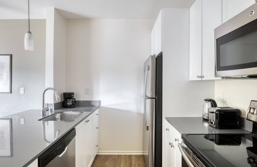 Pasadena Apartment | Gorgeous Pasadena 1BR w/Gym & Pool, nr Colorado Ave, by Blueground