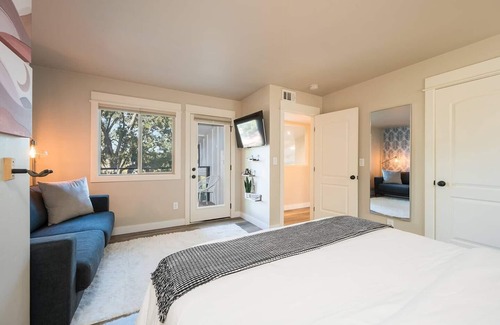 Atascadero House | Gorgeous*Pool*Lake View*Game Room*Mini Putt!
