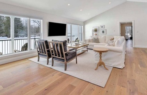 Mississippi Mills House | Gorgeous private retreat with hot tub