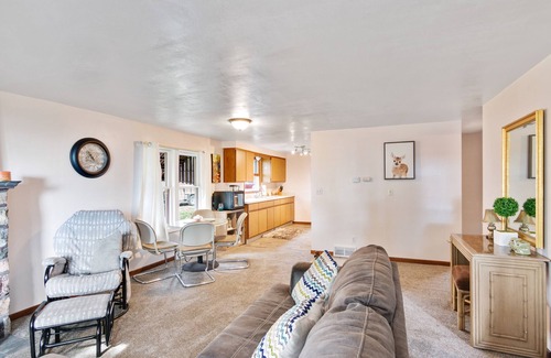 Shawano Cabin | Gorgeous property 150 ft. from Shawano Lake.