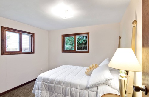 Shawano Cabin | Gorgeous property 150 ft. from Shawano Lake.