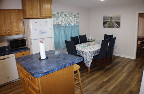 Norfolk - Virginia Beach House | Gorgeous Remodeled Ranch Home 10 Min from Downtown Nor & VB