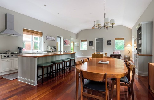 Middle Hope House | Gorgeous Retreat | Movie Theater, Firepit, Grill