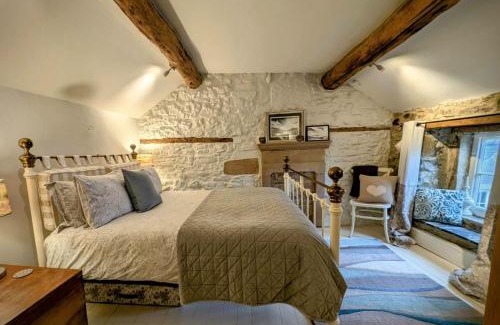 Winster House | Gorgeous romantic cosy cottage retreat with views