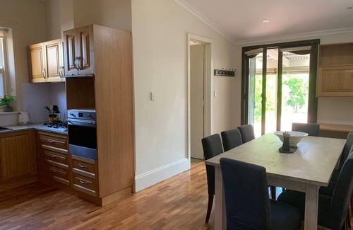 North Adelaide House | Gorgeous Sandstone House - easy access to all Adelaide can offer