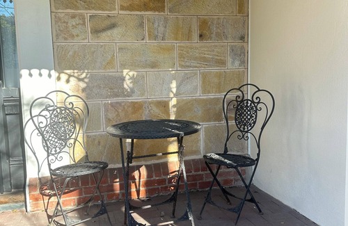 North Adelaide House | Gorgeous Sandstone House - easy access to all Adelaide can offer