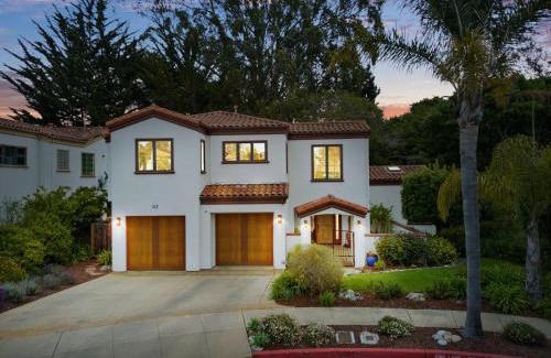 Eastside Santa Cruz Villa | Gorgeous Santa Cruz Villa - Modern Beachside Paradise with NEW Hot Tub & Fast Wi-Fi