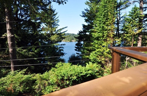 Dunes City House | Gorgeous, Secluded Home at Lake Woahink