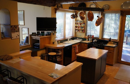 Crested Butte House | Gorgeous setting! Hot Tub, Close to town with private Lake